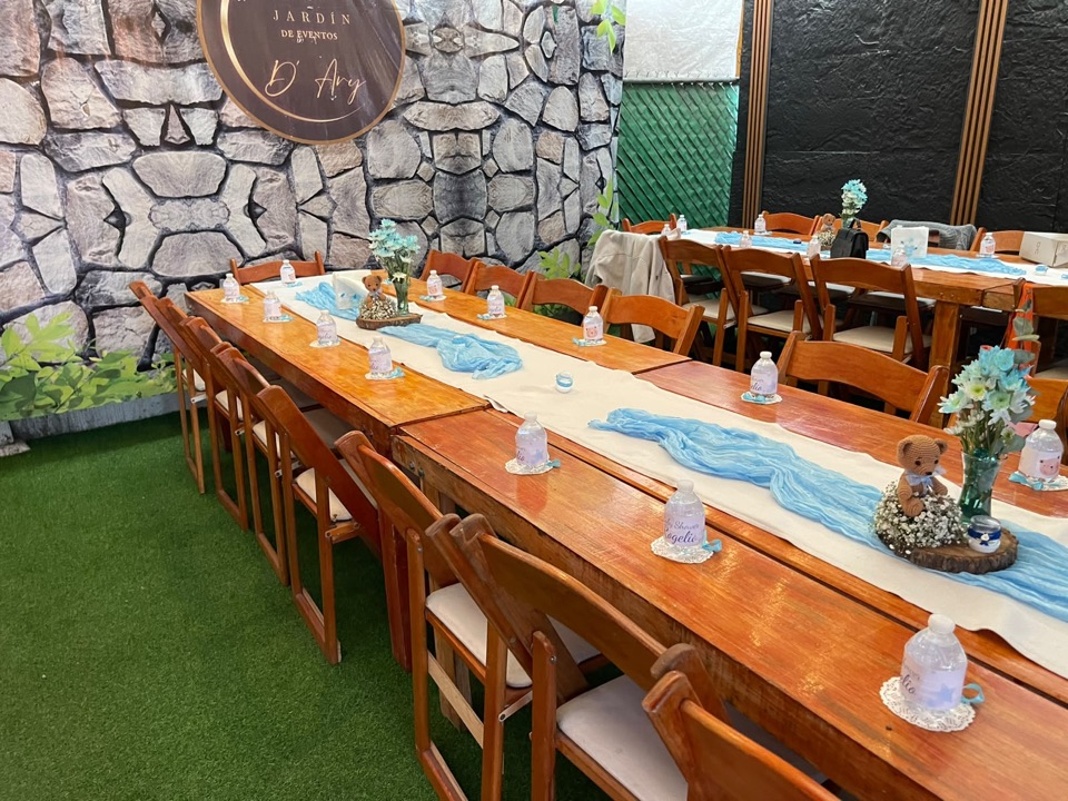 Mesas de madera decoradas para baby shower